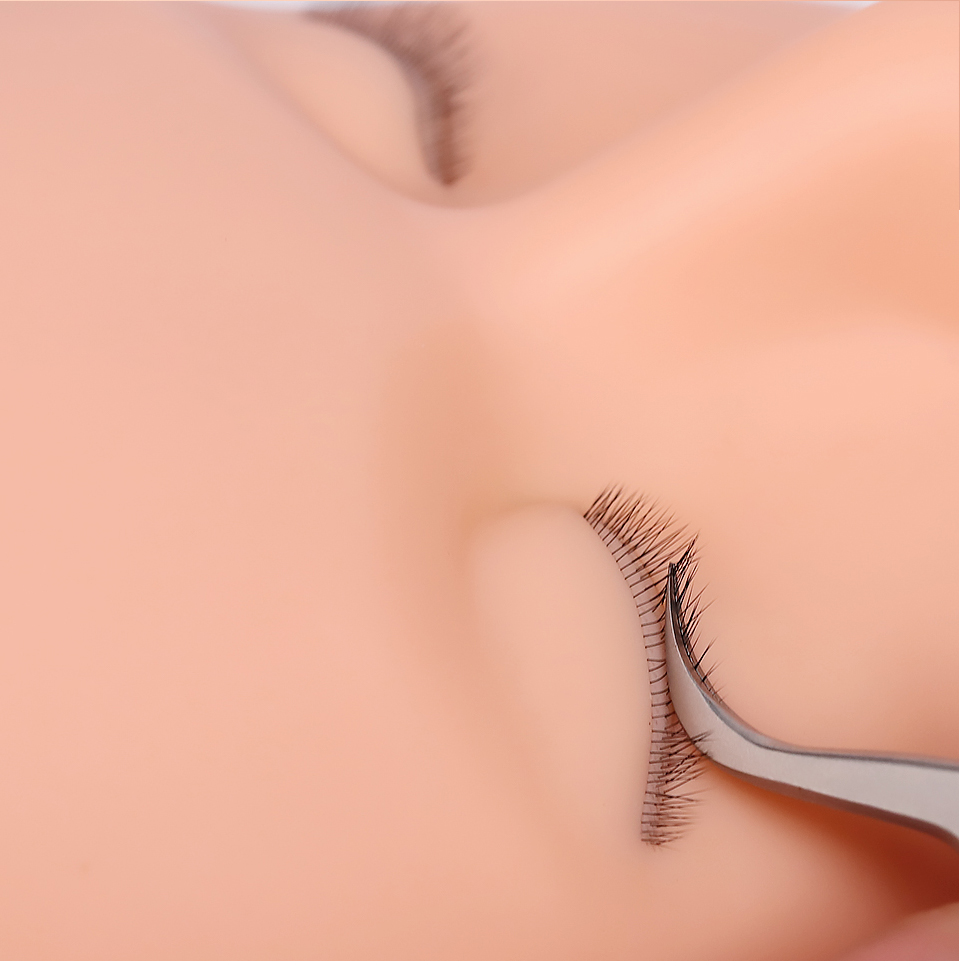 عارضة أزياء للتدريب على رأس ال - مراجعة Eyelash Extension Model وسعره
